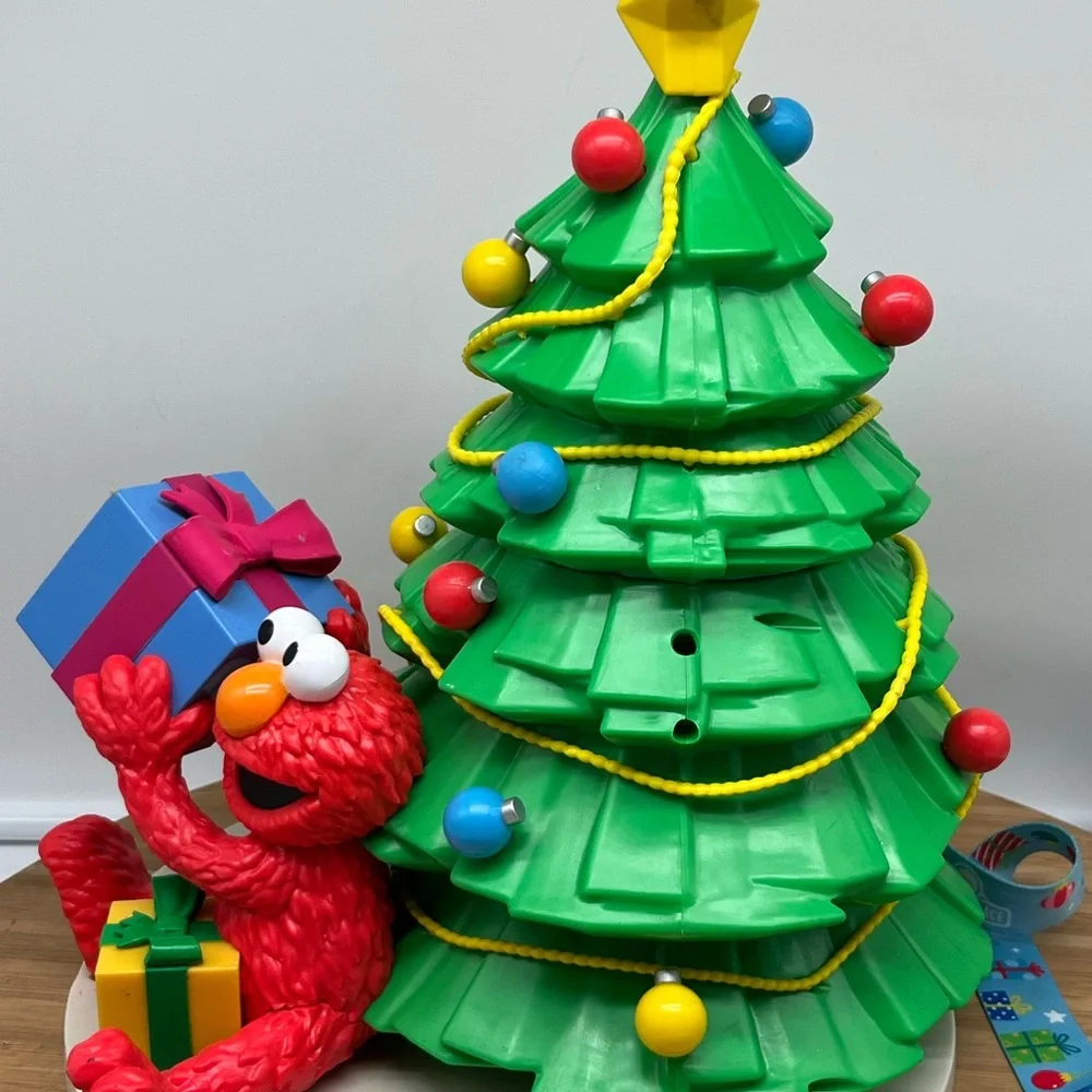 2023 Sesame Place Elmo Christmas‎ Tree Popcorn Bucket SeaWorld.
